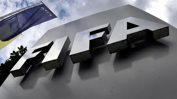 La fédération du Pakistan et du Tchad suspendues