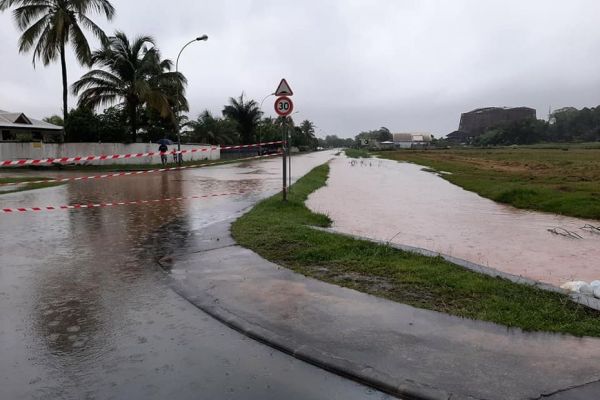 La Guyane en vigilance jaune : de fortes pluies provoquent des inondations dans l'île de Cayenne