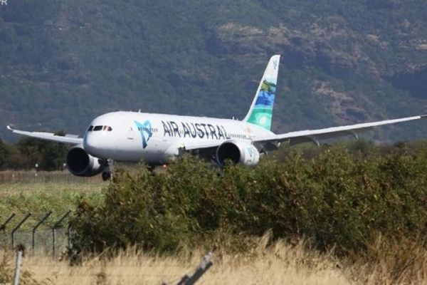 Air Austral va bénéficier de nouvelles aides publiques, annonce le ministre de l'Economie