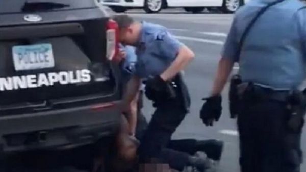 Mort de George Floyd : le policier a employé une “force létale” disproportionnée