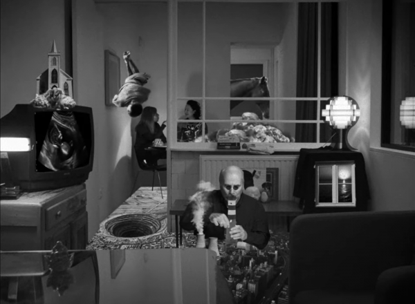 A voir : Charlotte Adigéry en plein trip dans son nouveau clip confiné