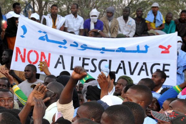Une femme offerte comme dot en Mauritanie : le débat sur l'esclavage relancé