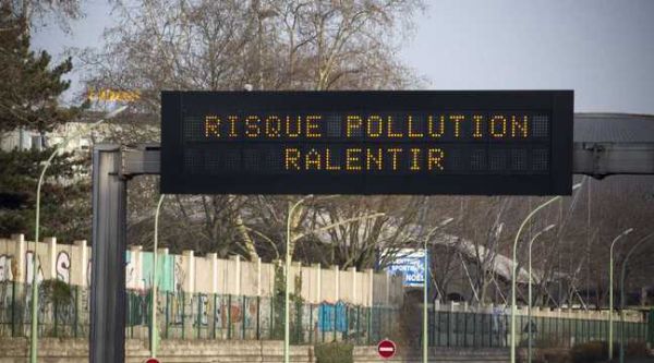 Auvergne Rhône-Alpes : L'air pollué par les feux contre le gel allumés par les arboriculteurs dans la nuit