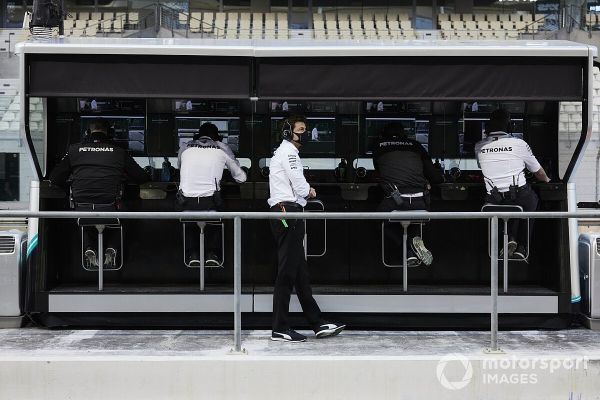 Mercedes lorgne sur la réalité augmentée