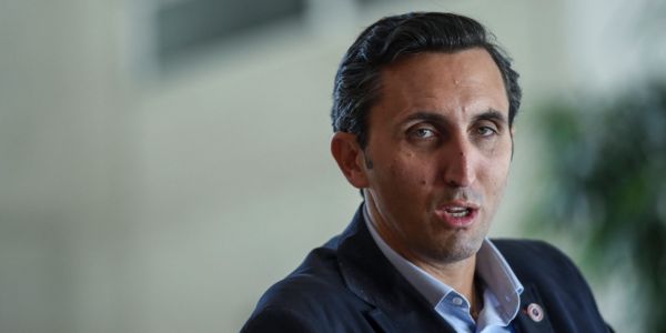 Suppression de l'ENA : une décision "démagogique", dénonce Julien Aubert