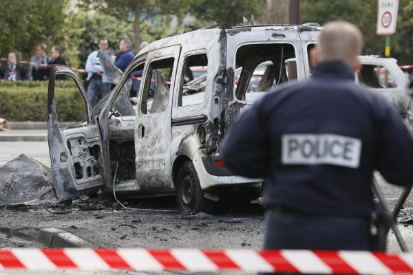 Policiers brûlés à Viry-Châtillon : huit acquittements et cinq condamnations de 6 à 18 ans de prison