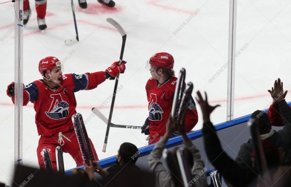 MHL : Le train quitte le quai