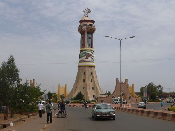 Le Mali observe trois jours de deuil  en hommage au président Deby