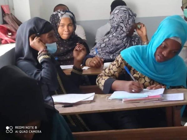 Examens semestriels dans les Collèges et Lycées.