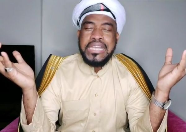 Foundhi Djibril,  le seul qui ne fait pas de traduction du Coran pendant le ramadan