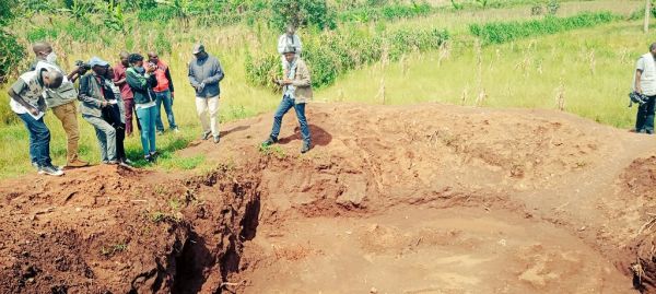 GENOCIDE CONTRE LES HUTU DU BURUNDI EN 1972 :  424 corps de victimes trouvés à MUZENGA, RUTOVU / BURURI