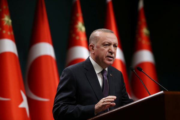 «Voyez ce que sont devenues les rues de Paris» : Erdogan commente la manifestation du 1er-Mai