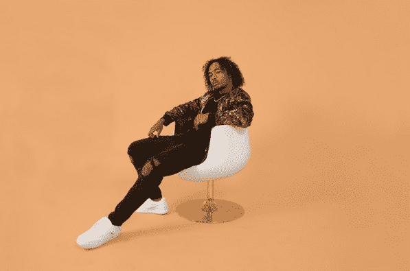 Saakebendo revient avec son nouveau clip "On Chill” (Clip Officiel)