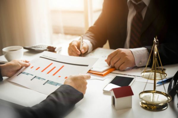 Zoom sur le métier d'expert immobilier, un travail exigeant de réflexion et d'objectivité pour déterminer la valeur réelle des biens