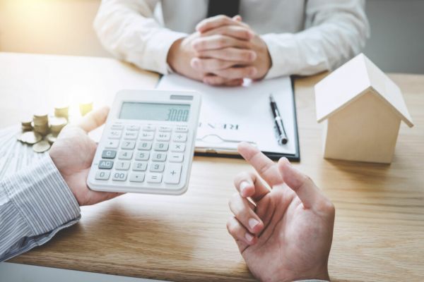 Crédit immobilier : des taux stables mais pour combien de temps ? Le bilan Cafpi