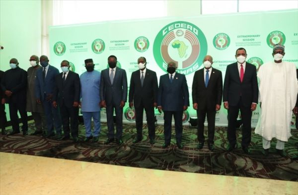 CEDEAO: Le Ghana et le Burkina Faso appellent à lunité pour contrer le terrorisme (Autre presse)