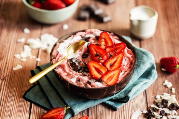 Nice cream à la fraise, coulis coco