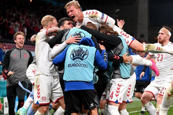 L'exploit des Danois ! - Débrief et NOTES des joueurs (Russie 1-4 Danemark)