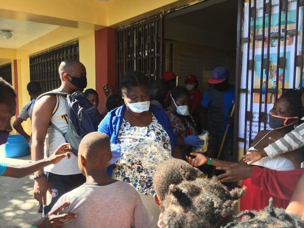 Suite à une visite des déplacés de Martissant, IMED demande aux autorités de mettre fin aux actions des gangs armés
