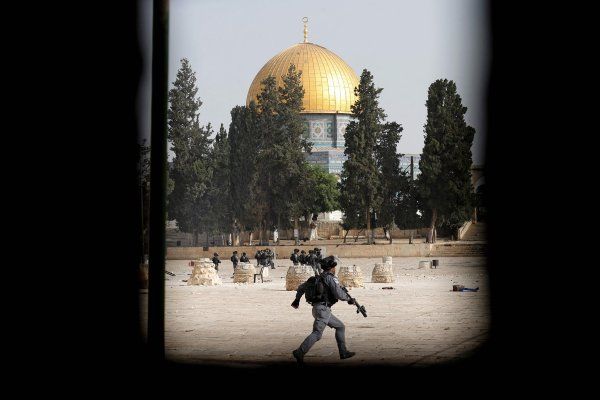 Des dizaines de blessés dans l'irruption de colons et policiers israéliens à al-Aqsa
