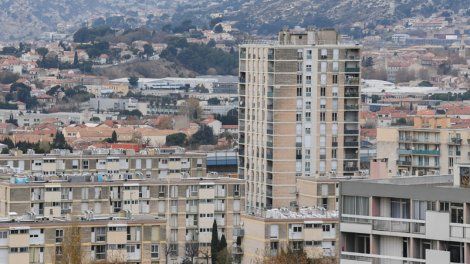 Soucis financiers, insécurité, défiance envers les élus : comment expliquer une telle situation à Marseille ?