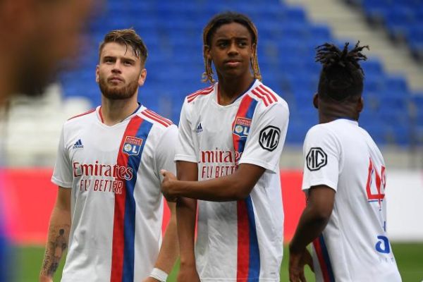 Foot - L1 - Lyon - L'attaquant Bradley Barcola (OL) signe son premier contrat professionnel