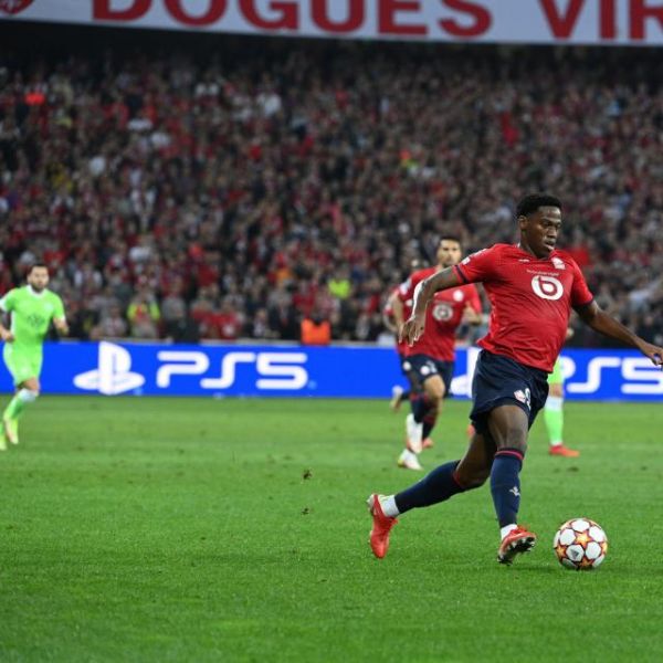 Foot - C1 - Lille - Le but annulé de Jonathan David (Lille) contre Wolfsburg