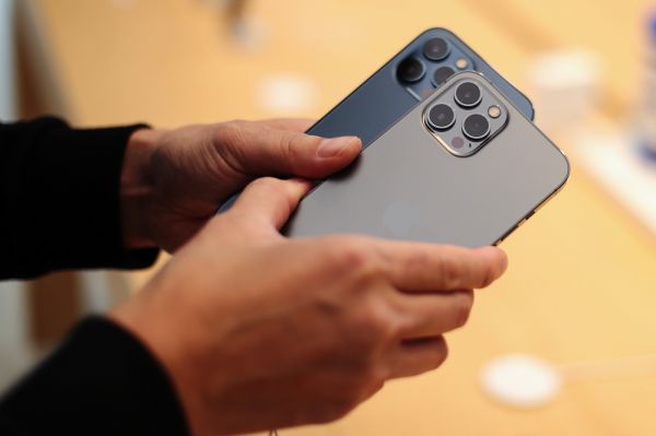 Apple cesse la vente des iPhone 12 Pro, 12 Pro Max et XR