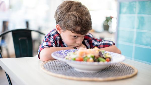 Au secours! Mon enfant ne veut manger que des aliments blancs ou beiges - BLOG