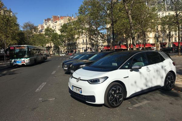 Voiture électrique. Le stationnement gratuit partout en voirie ?