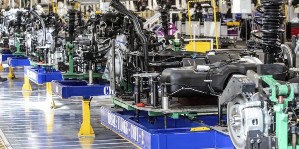 Renault : 2000 emplois supprimés à cause de l'électrique ?
