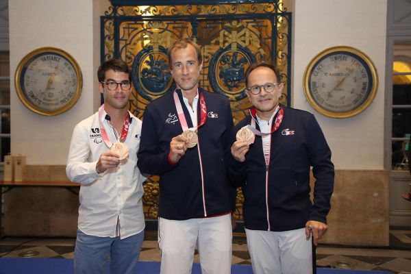 Triple médaillé paralympique, l'escrimeur bordelais Romain Noble entraînera aussi des valides