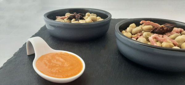 Fèves vertes bio avec sa sauce romesco. Une recette de Catalogne !