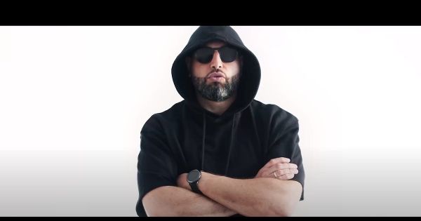 MYSA - DYSTOPIE-19 : Nos enfants nous regardent, le cœur battant. Notre force, c'est eux. Et leur rempart, c'est nous