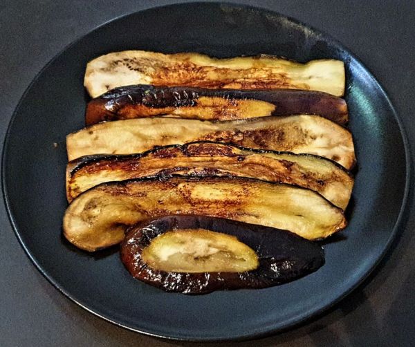 Gaji Namul (aubergines marinées au soja). Recette coréenne d'aubergines