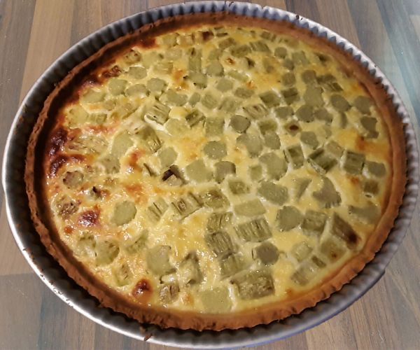 Recette tarte à la rhubarbe à l'ancienne façon grand mère sur pâte sablée
