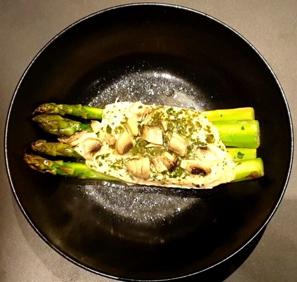 Recette de papillote de saumon aux asperges vertes. Papillote au four !