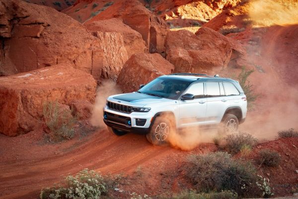 Jeep Grand Cherokee (2022) : toujours robuste, enfin moderne ?