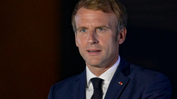 "Il faudra l'assommer", la stratégie d'Emmanuel Macron contre Éric Zemmour