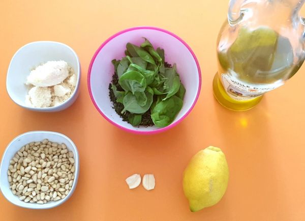 Recette du pesto au basilic Thermomix. Recette rapide et facile à faire !
