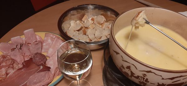 FONDUE SAVOYARDE AUX 4 FROMAGES ► Une fondue excellente !