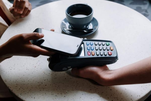 iPhone : l’Union européenne demande à Apple d’ouvrir ses puces NFC à la concurrence