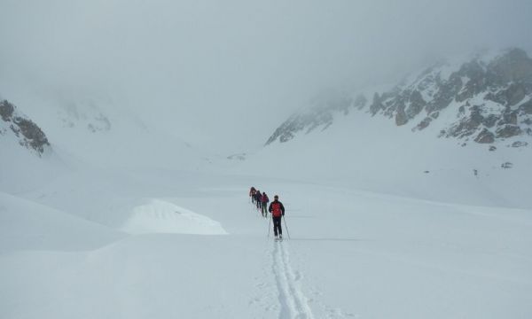 Himalaya: Une randonneuse trouve l’endroit parfait pour stresser à propos de son travail