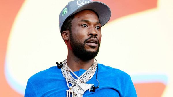 La pochette de l'album Expensive Pain au centre d'une vive polémique