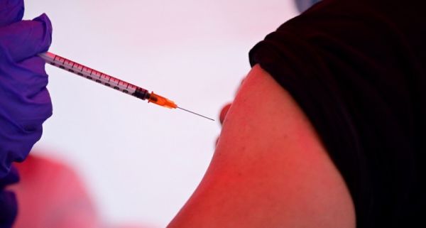 Covid : le Sénat français dit non à la vaccination obligatoire