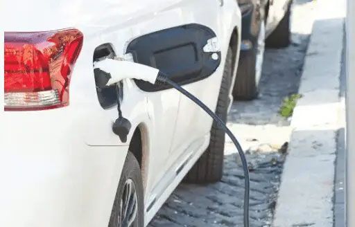 Israël va passer à la voiture électrique.