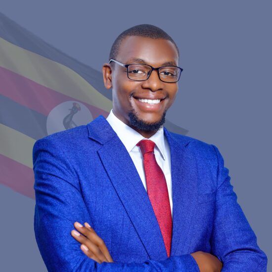 L'écrivain ougandais Kakwenza Rukirabashaija salué pour son courage face à la torture