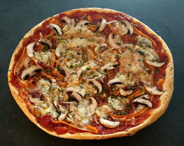TARTE FAÇON PIZZA LÉGUMES ET MUNSTER/MORBIER ► Excellent !