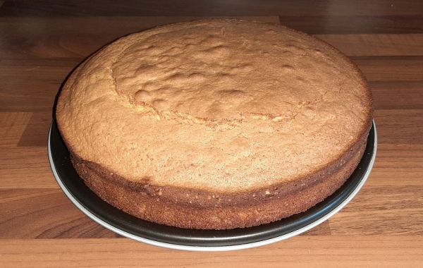 Gâteau au yaourt : Recette de gâteau (cake) au yaourt nature facile à faire