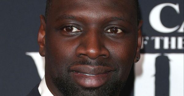 Omar Sy avec sa maman au Sénégal : photos de famille touchantes, retour aux origines